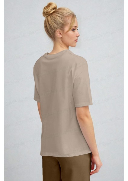 Kadın Camel Paradise Leopar Kadın Kısa Kol Relax Fit Rahat Kesim Regular T-Shirt modelleri