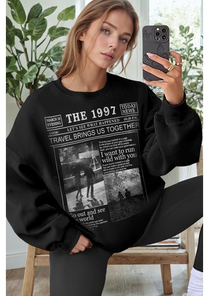 Kadın Siyah 1997 Baskılı 0 Sıfır Yaka Oversize Salaş Bol Kesim Polar Sweatshirt fiyatları