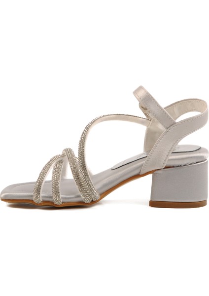 Gümüş Taşlı Kız Çocuk Sandalet fiyatları