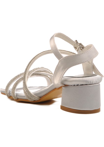 Gümüş Taşlı Kız Çocuk Sandalet fırsatları