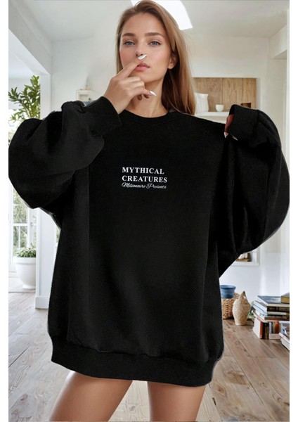 Kadın Siyah Mythical Baskılı Kalın Soft 3 Iplik Içi Şardonlu 0 Sıfır Yaka Oversize Salaş Sweatshirt fiyatları