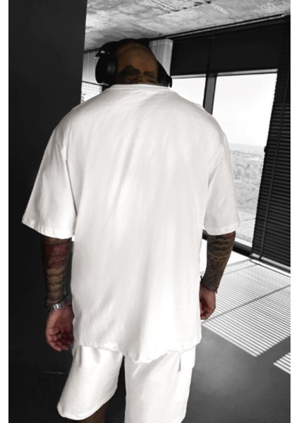 Erkek Ekru Beyaz Geyik Baskılı Oversize Fit Bol Geniş Kalıp Salaş Kesim T-Shirt fiyatları