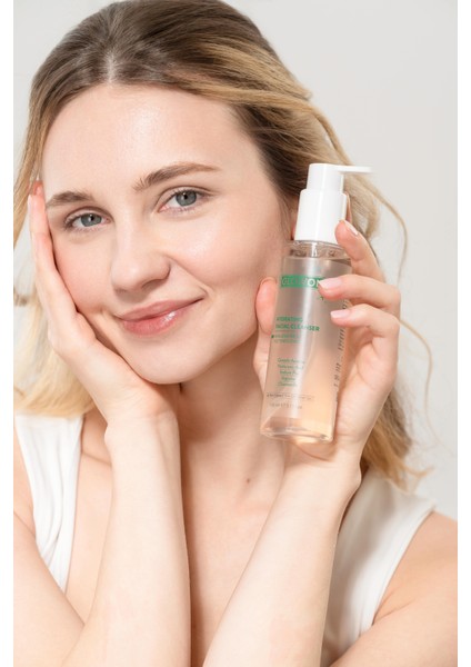 HYDRATING FACIAL CLEANSER – MAKYAJ TEMİZLEME JELİ 150 ML
