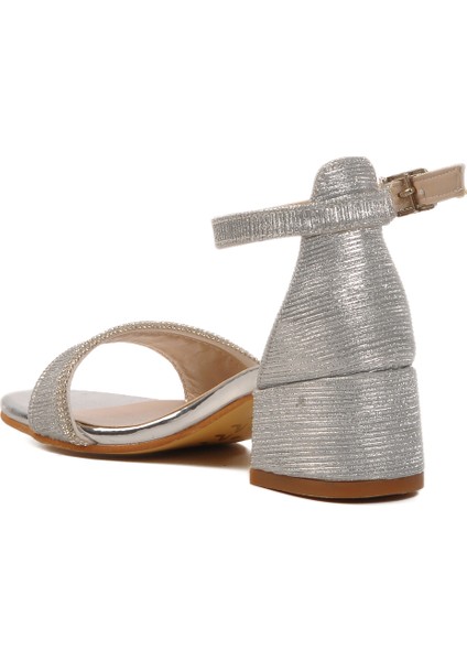 Gümüş Kız Çocuk Sandalet fırsatları