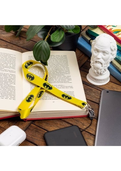 Sarı Renk Batman Desenli Portreli Boyun Ipi Askısı Yaka Kartı Tutucu Telefon Askısı fiyatları