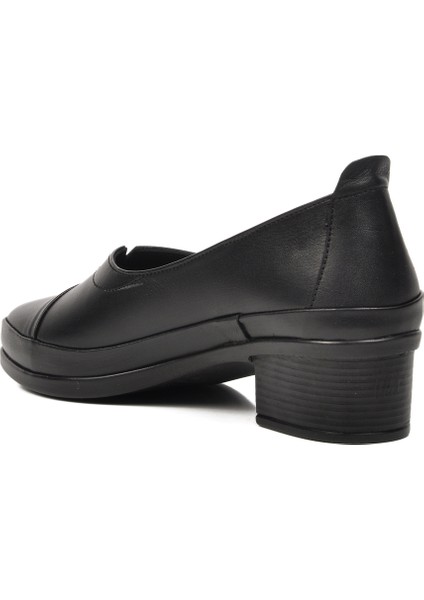 Siyah Deri Kadın Topuklu Klasik Ayakkabı fırsatları