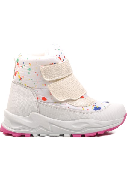 Beyaz Çocuk Kar Botu