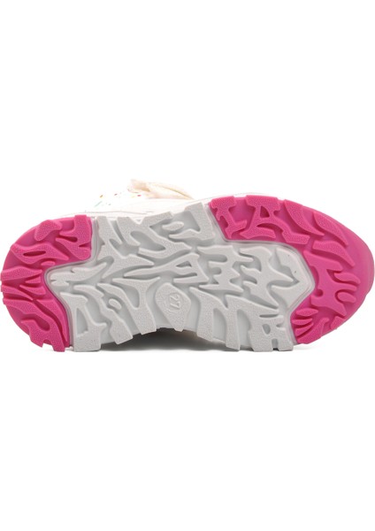 Beyaz Çocuk Kar Botu indirimleri