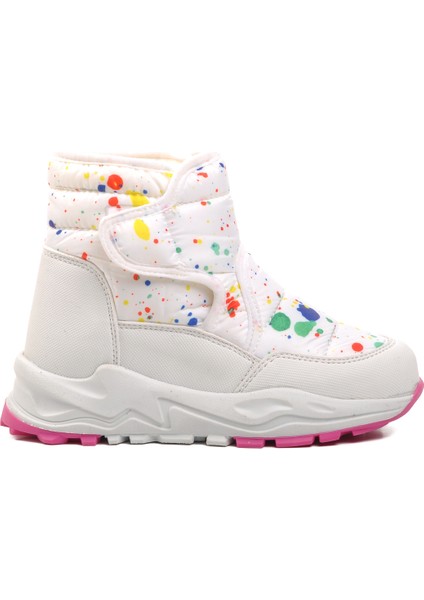 Beyaz Çocuk Kar Botu