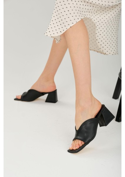 Gabi Siyah Renk Topuklu Terlik Kadın Ayakkabı fiyatları