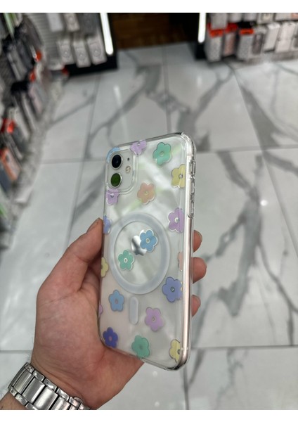 Apple iPhone 11 Kılıf Parlak Papatya Tasarımlı Magsafe Kılıf Fiyonk Silikon Gümüş