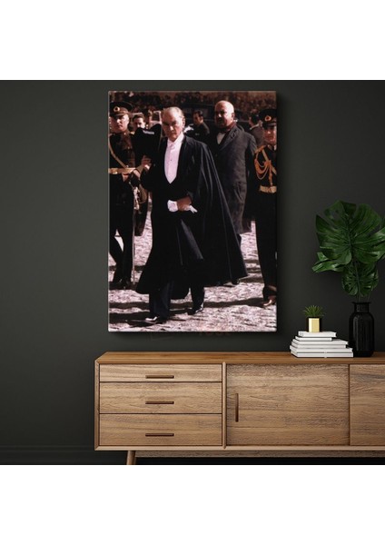 Siyah Pelerinli Atatürk - Resmi Tören Kanvas Tablo