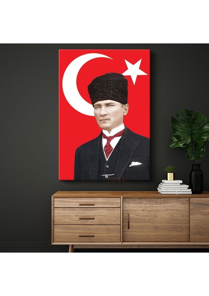Türk Bayrağı Önünde Atatürk - Kalpaklı Resmi Portre Kanvas Tablo