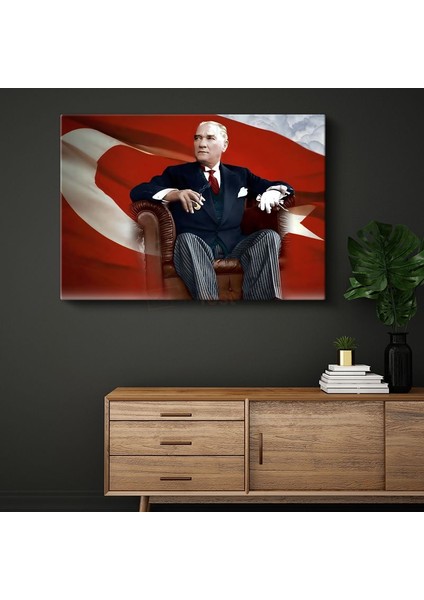 Koltukta Atatürk - Bayrak Fonlu Resmi Portre Kanvas Tablo
