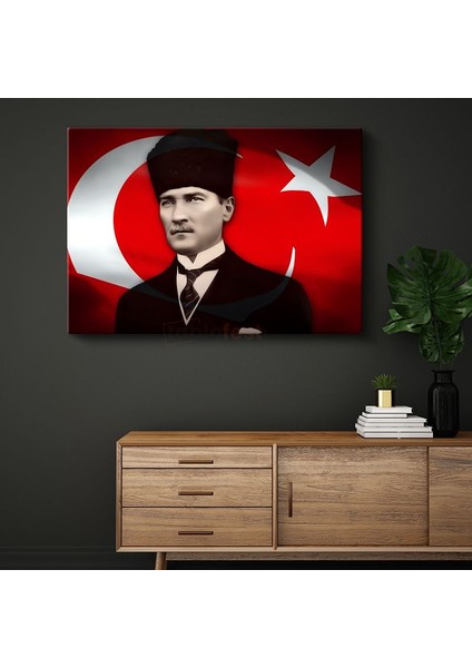 Kalpaklı Atatürk - Türk Bayrağı Fonlu Kanvas Tablo
