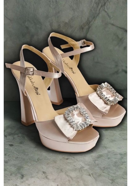 Kadın Elegant Ayakkabı Taşlı Tokalı Alçak Topuklu Platform Ayakkabı Tasarım Abiye Ayakkabı