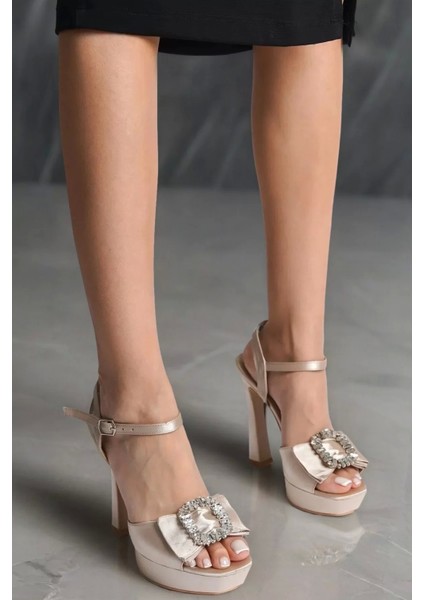 Kadın Elegant Ayakkabı Taşlı Tokalı Alçak Topuklu Platform Ayakkabı Tasarım Abiye Ayakkabı modelleri