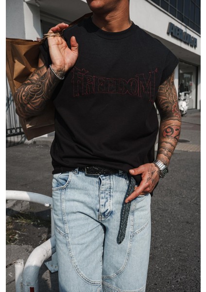 Erkek Önü Işlemeli Oversize Yıkamalı Kolsuz T-Shirt Siyah modelleri