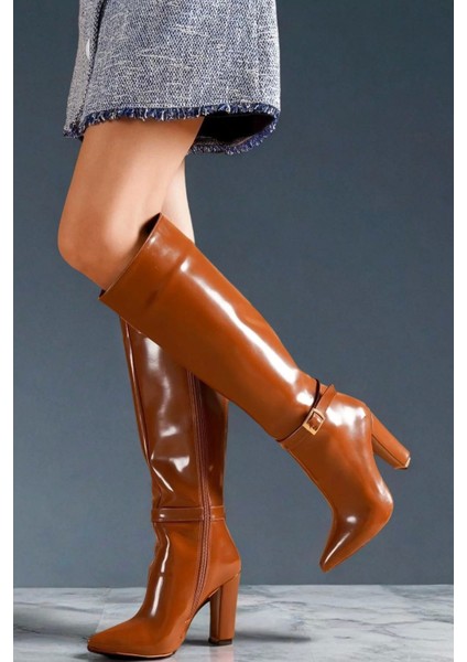 Diz Altı Topuklu Kadın Çizme Tokalı Parlak Deri Görünümlü Petli Taban Rahat Form Modern Stil fırsatları
