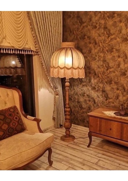 Bal Köpüğü Rengi Şapka ve Ahşap Ayak