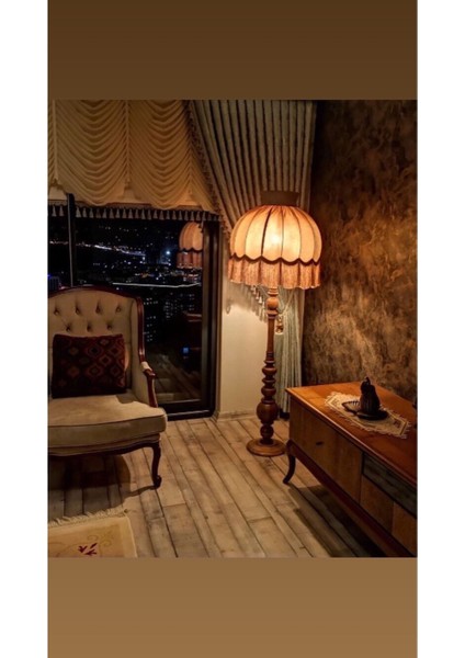 Bal Köpüğü Rengi Şapka ve Ahşap Ayak modelleri