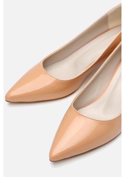 Kadın Rugan Bej Kısa Topuklu Stiletto