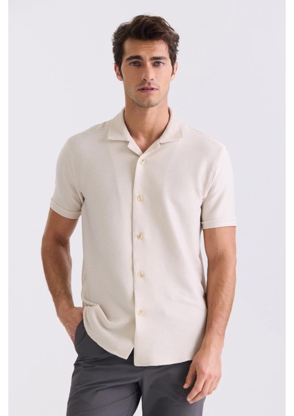 Bej Slim Fit Gömlek Yaka Düğme Detaylı T-Shirt