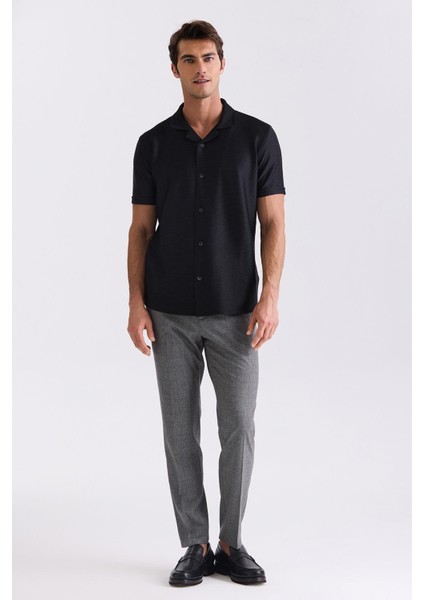 Siyah Slim Fit Gömlek Yaka Düğme Detaylı T-Shirt fiyatları