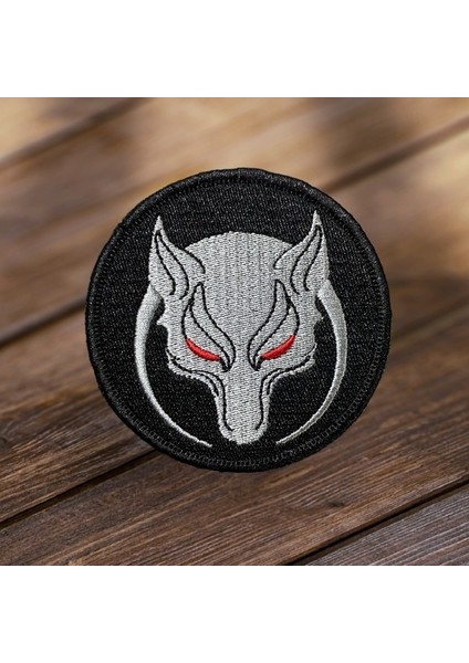 Siyah Zemin Beyaz Renk Börü Patch Peçi Nakış - 8 cm