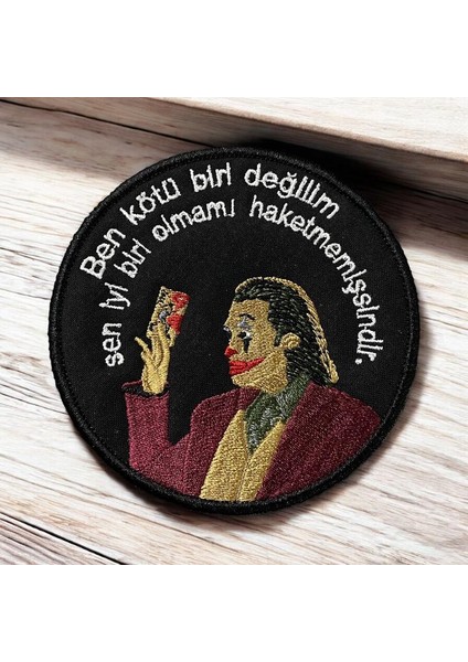 Joker Repliği Peçi Arması - 10 cm