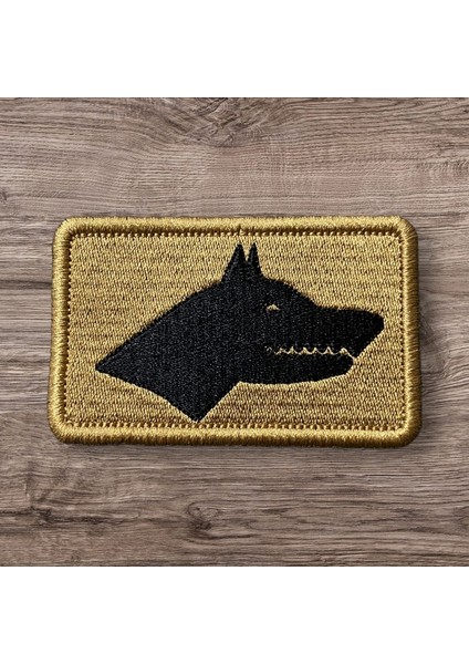 Tan Rengi Zemin Göktürk Bayrağı Patch Arma - 8x5 cm