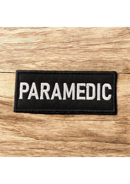 Siyah Zemin Beyaz Renk Paramedik Peç Arma - 10X4 cm