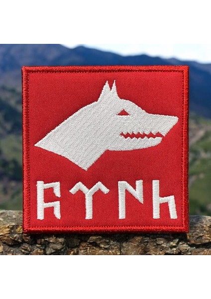 Beyaz Renk Kurt ve Türk Yazılı Patch Peç - 8.5x8.5 cm