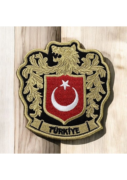 Kurt Motifli Türk Bayrağı Peç Arma - 8x9 cm