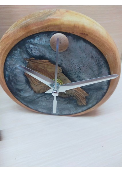 12 cm Çap-El Yapımı Epoksi ve Ahşap Masa Saati