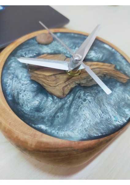 12 cm Çap-El Yapımı Epoksi ve Ahşap Masa Saati