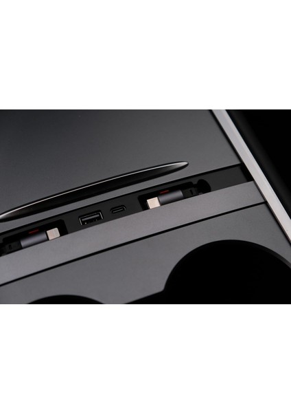 Tesla Model Y ile Uyumlu USB Type-C Şarj Çoklayıcı Adaptör