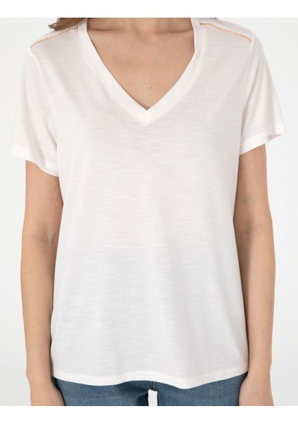 Kadın Krem Regular Fit Tişört 50301461-VR071