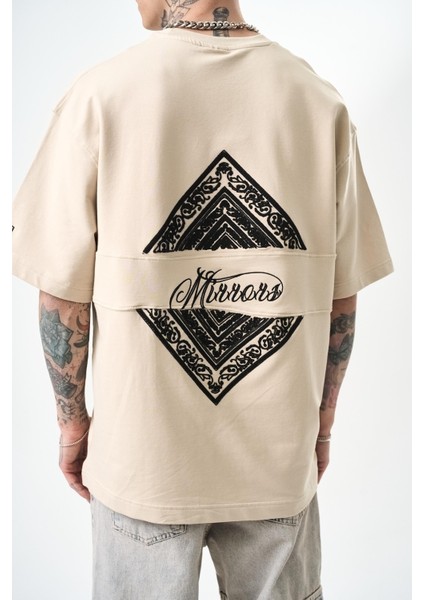 Erkek Mirrors Nakışlı Oversize T-Shirt Bej indirimleri