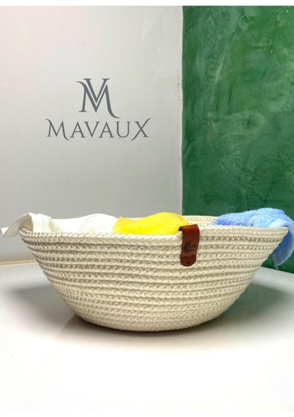 Şık ve doğal beyaz jüt hasır sepet, ev dekorasyonuna zarif dokunuş