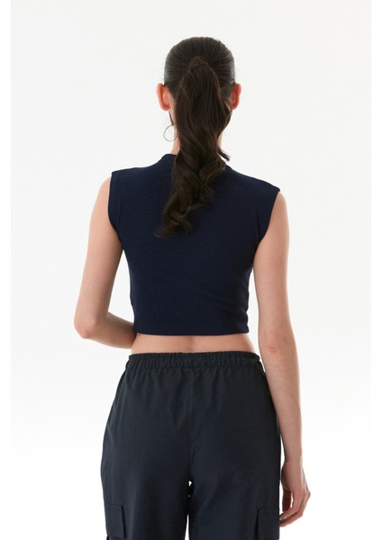 Fitilli Ayıcık Nakışlı Likralı Crop Tşört