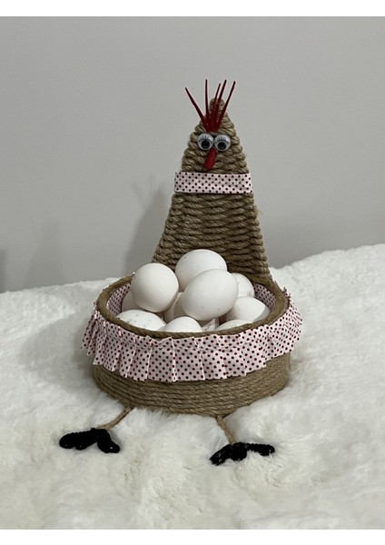 Bej renkli, ayaklı, tavuk figürlü, şık ve pratik yumurta sepeti