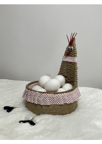 Bej renkli, ayaklı, tavuk figürlü, şık ve pratik yumurta sepeti modelleri