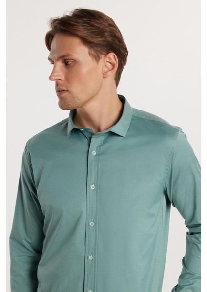 Slim Fit Dar Kesim Likralı Düz Saten Erkek Gömlek