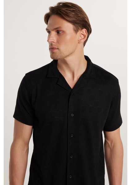 Slim Fit Kısa Kol Örme Kumaş Apaş Yaka Rahat Armürlü Doku Siyah Erkek Gömlek