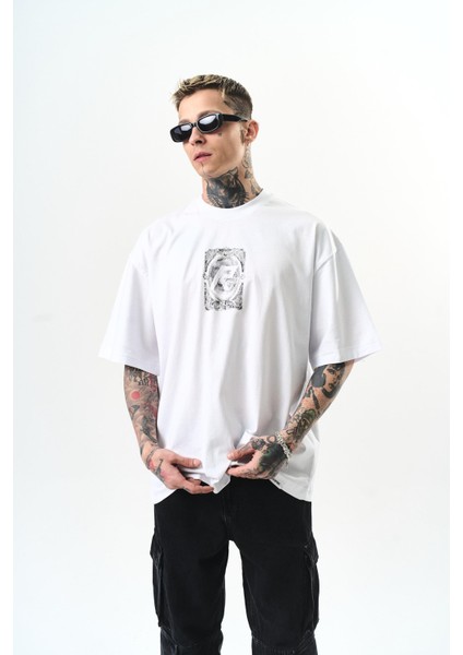 Erkek Indefinite Baskılı Oversize T-Shirt Beyaz indirimleri