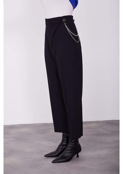 Zincir Detaylı Pantolon 23K2503 Siyah fırsatları