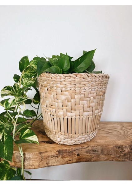 Şık Orta Boy Sarı Hasır Sepet, Ev ve Dekor İçin Harika Bir Seçenek