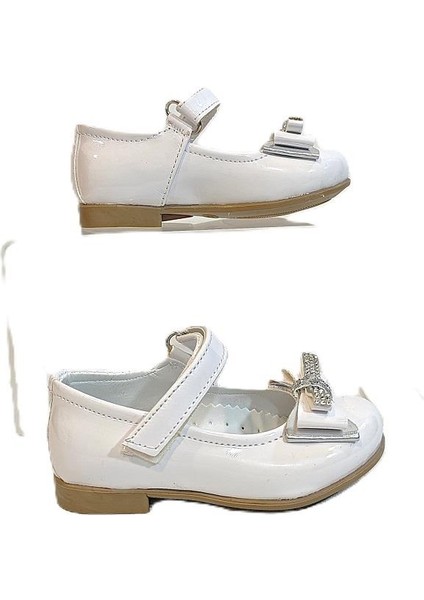 8013 Beyaz Rugan Taşlı Kurdeleli Cırtlı Bebe Babet fiyatları