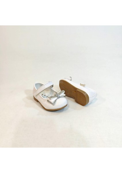 8013 Beyaz Rugan Taşlı Kurdeleli Cırtlı Bebe Babet indirimleri